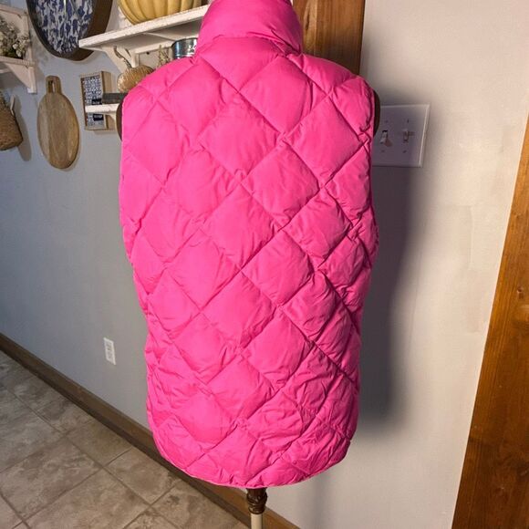 J Crew quilted down filled puffer vest womens size large pink Barbie feminine - Picture 5 of 9